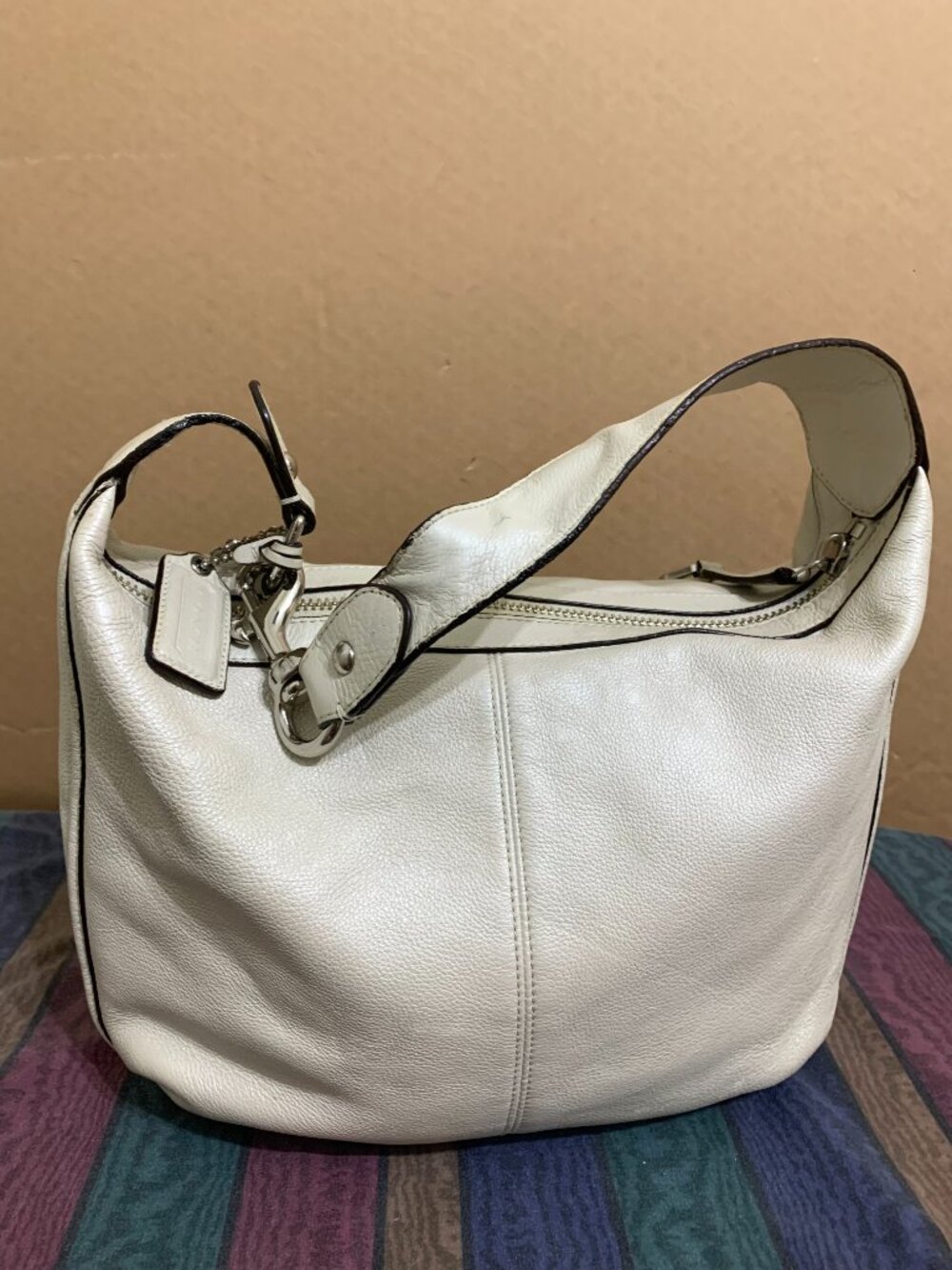 COACH White Pearlized Pebbled Leather AVERY Hobo F23960 - Picture 13 of 15
